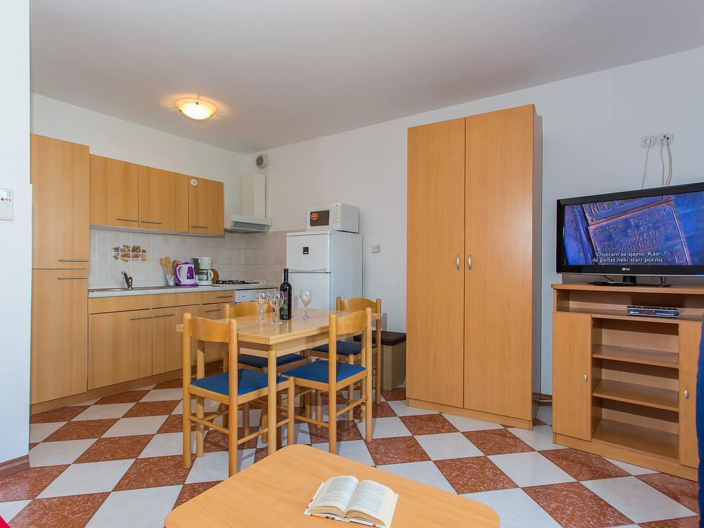 Apartments Ava Poreč Buitenkant foto